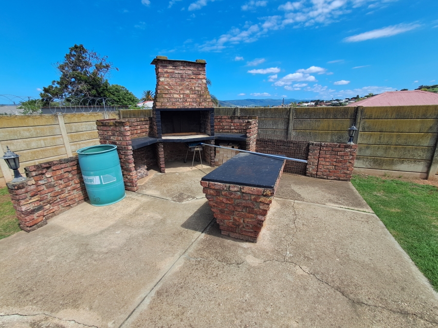 3 Bedroom Property for Sale in Van Riebeeck Hoogte Eastern Cape